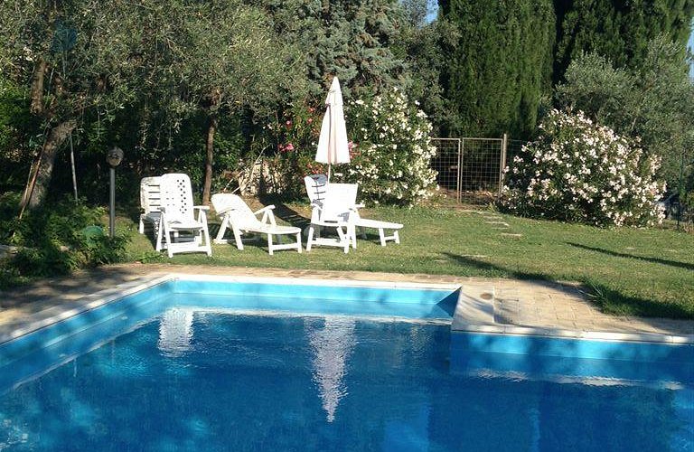 Esterno della casa Ai Sei Archi